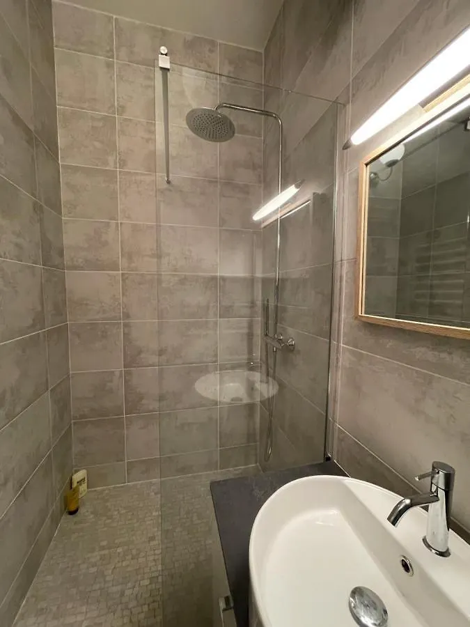 Apartment Maison De Ville Cosy Canal Saint Martin Paris France