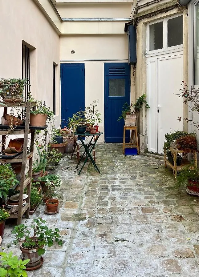 Apartment Maison De Ville Cosy Canal Saint Martin Paris