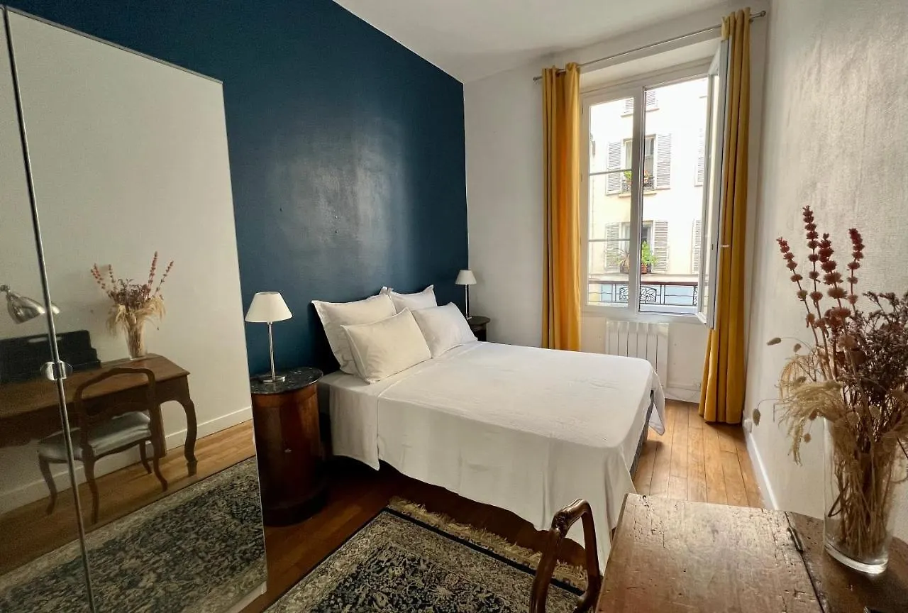 Maison De Ville Cosy Canal Saint Martin Paris Apartment